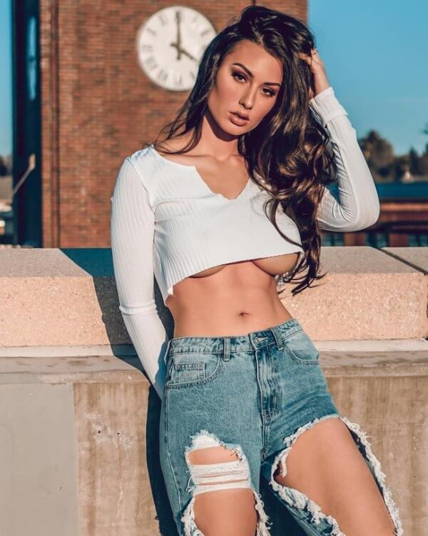 Cute Girls Underboob Staring You Right in the Eyes  