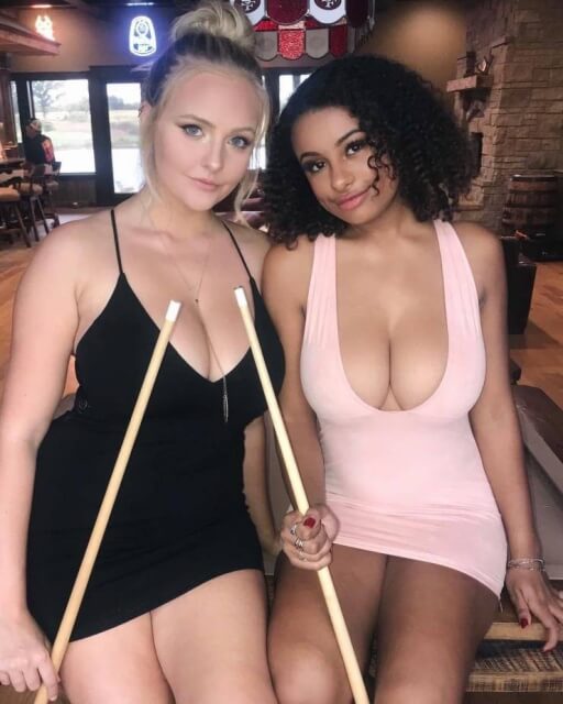 Beautiful Busty Girls Don’t Stare Directly at the Boobs 