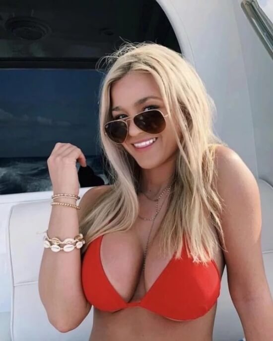 Hot Summer Girls Beauty Like This Belongs on the Iron Throne 