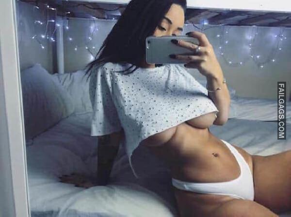 These Hot Women Are Definitely Selfie Queen 