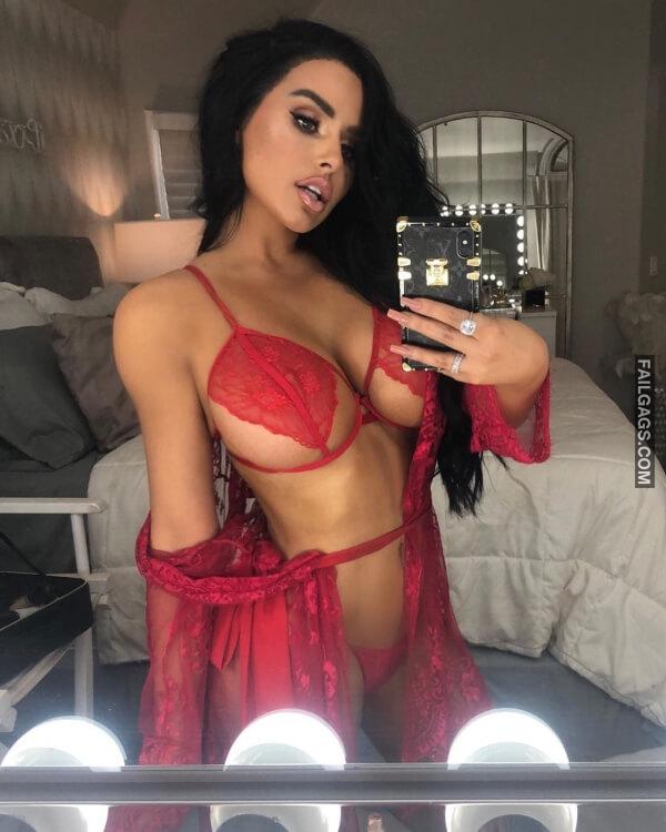 Busty Ladies in Lingerie 