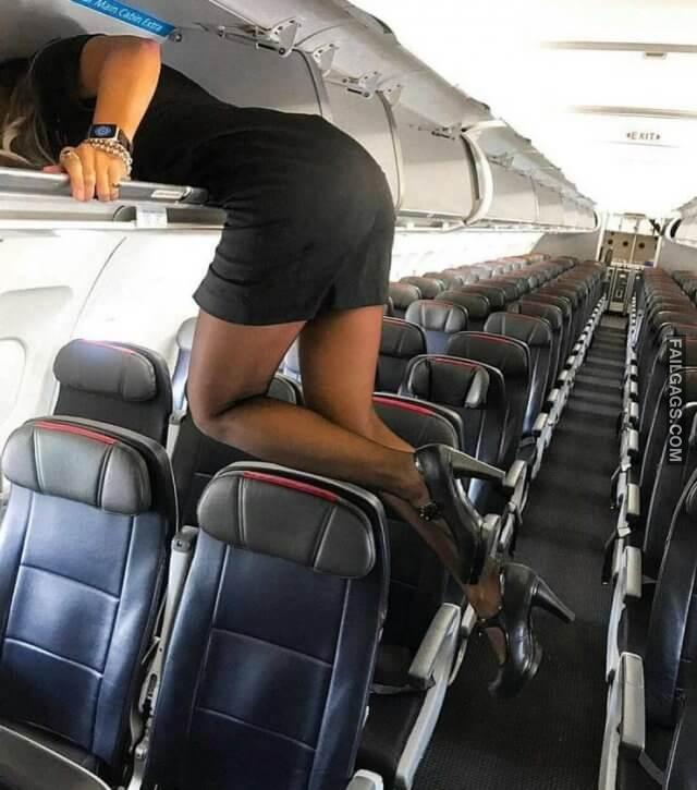 Hot Flight Attendants 