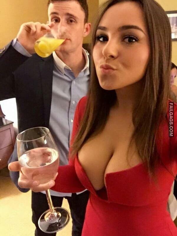 Hot Girls in Dresses to Fall in Love With 