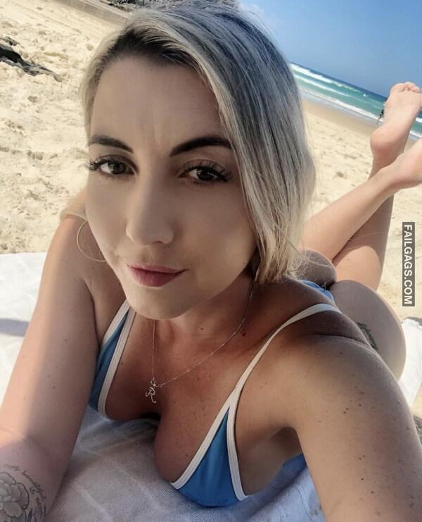 Sexy Busty Girls in Small Bikinis 