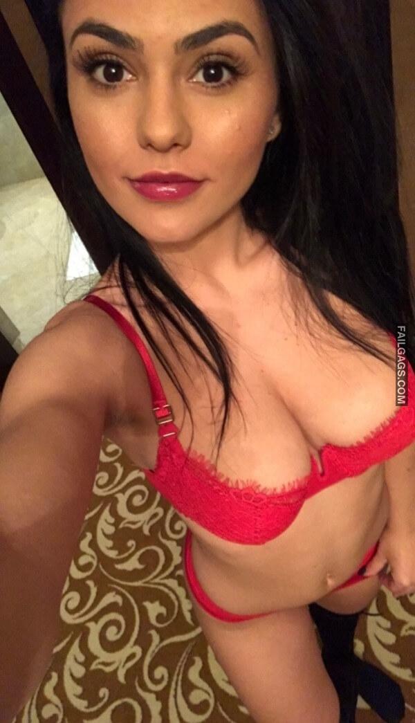  Sexy Latina Girls