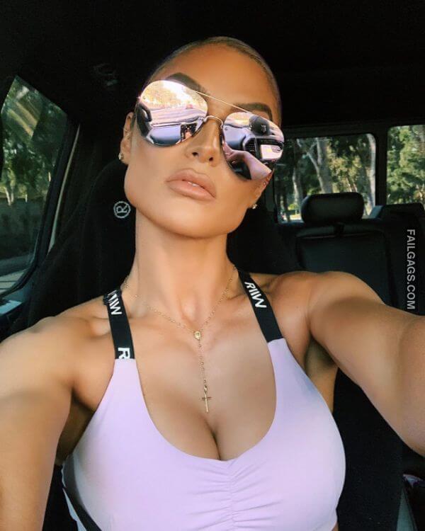 Sexy Girls in Sports Bras is a Workout for Your Eyes 15