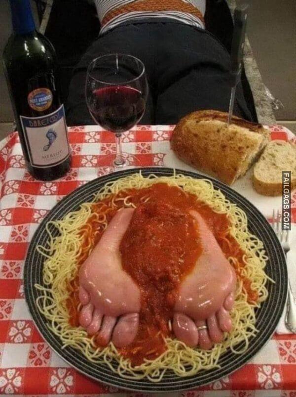 Funny Pics That Are Kinda Hard to Explain 1