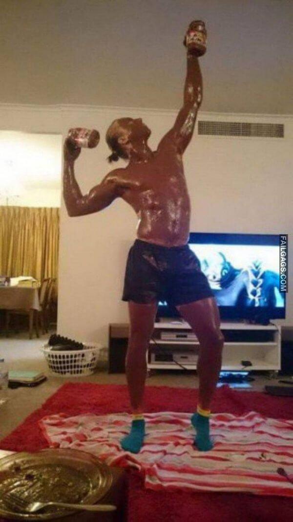 Funny Pics That Are Kinda Hard to Explain 12