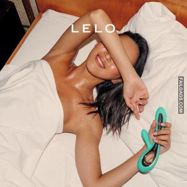 sexy teen girls in Lingerie on bed 11