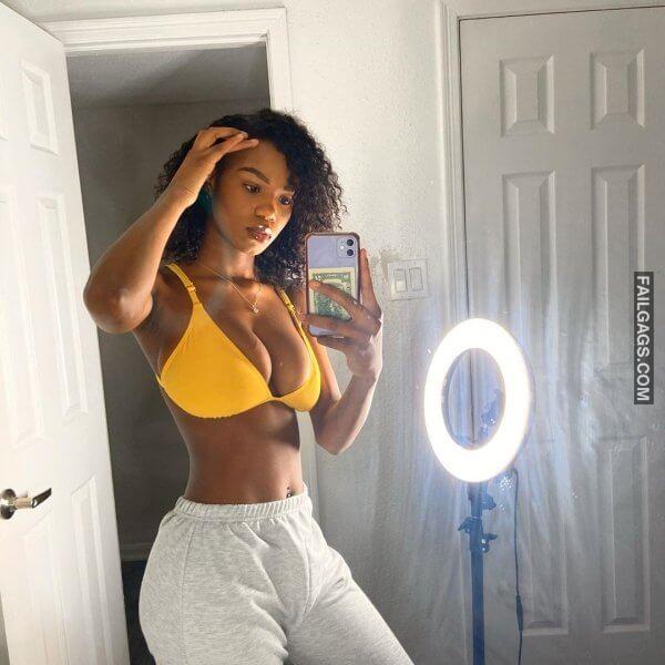 Hot Teen Girls With Big Boobs Taking Mirror Selfie 17