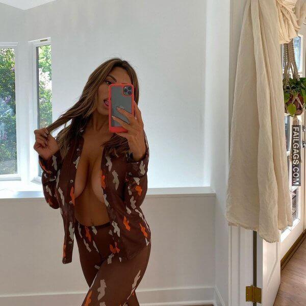 Hot Teen Girls With Big Boobs Taking Mirror Selfie 8