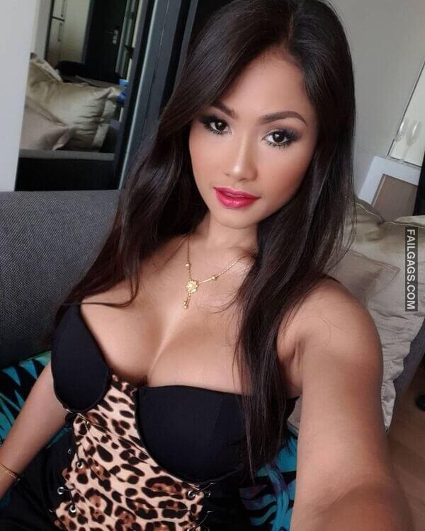 Cute Girls in Corsets Showing Curvy Body 10