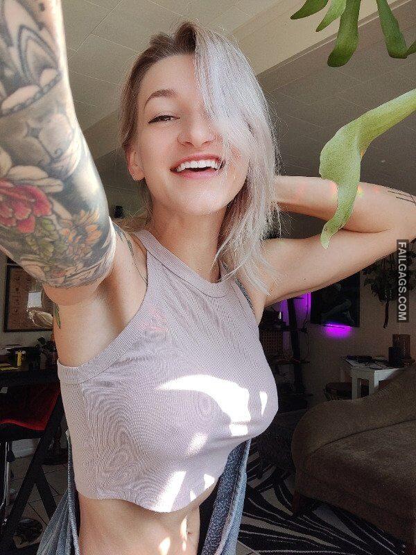 Beautiful Big Tits Girl With Nice Smile 13