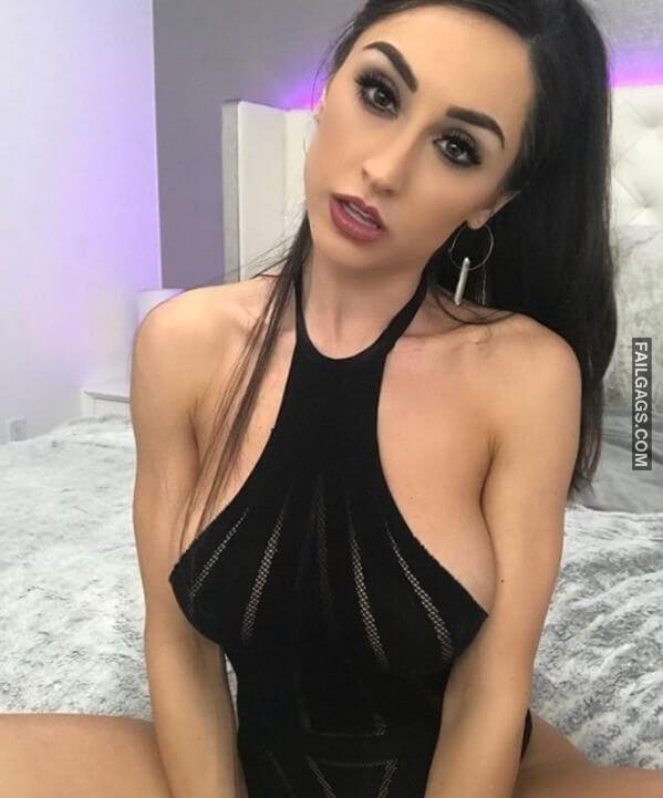 Cute Girl With Big Side Boob 9