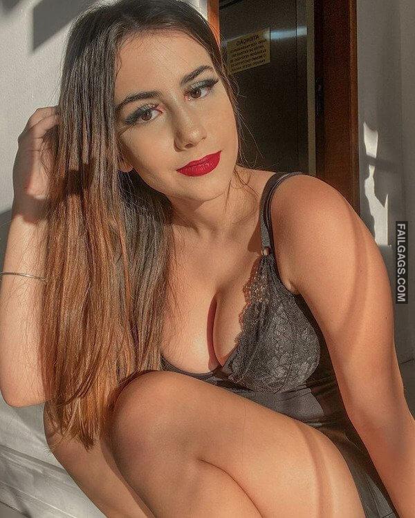 Hot Busty Girls Showing Big Tits 7