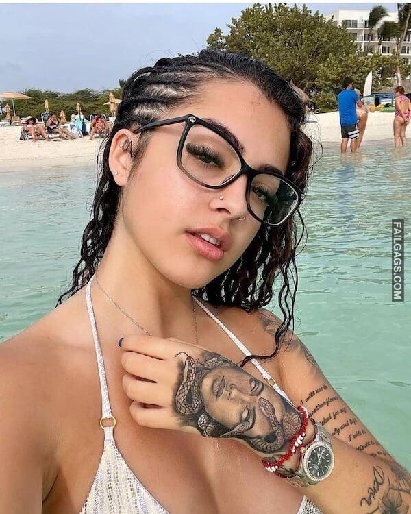 Hot Nerdy Girls With Hot Body 8