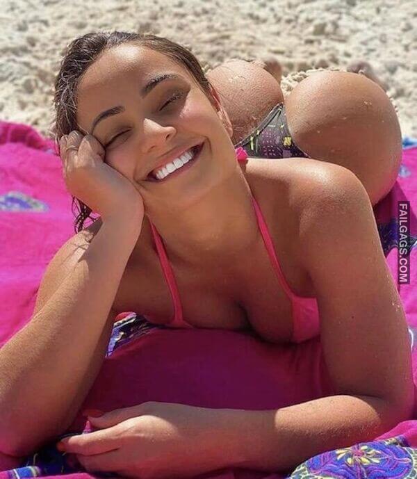 Super Hot Teen Girls With Big Butts Over Backs 10