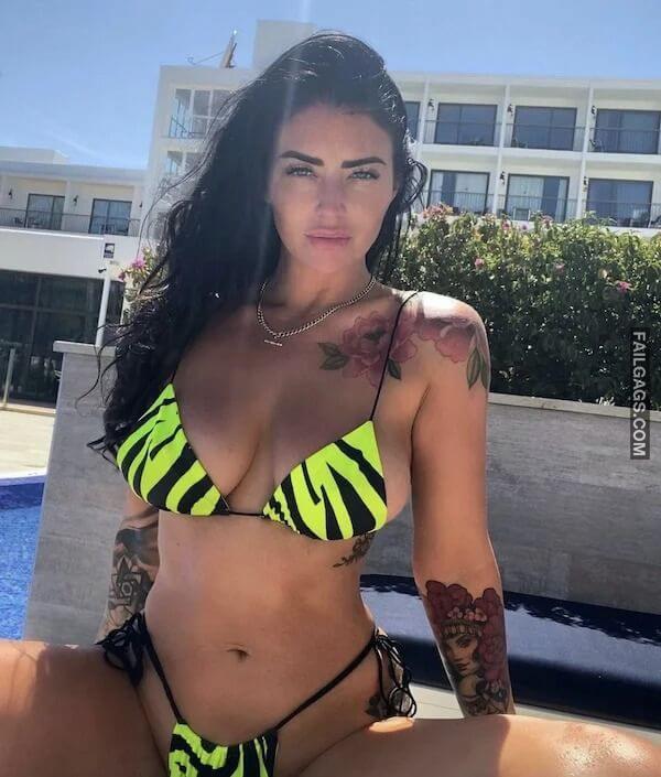 Beautiful Tattooed Gals With Huge Boobs 14