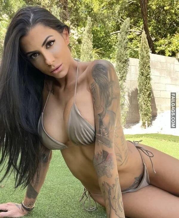 Sexy Tattooed Gals With Big Boobs 5