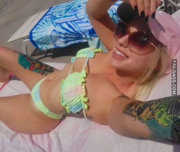 sexy Blonde girls showing hot body 7