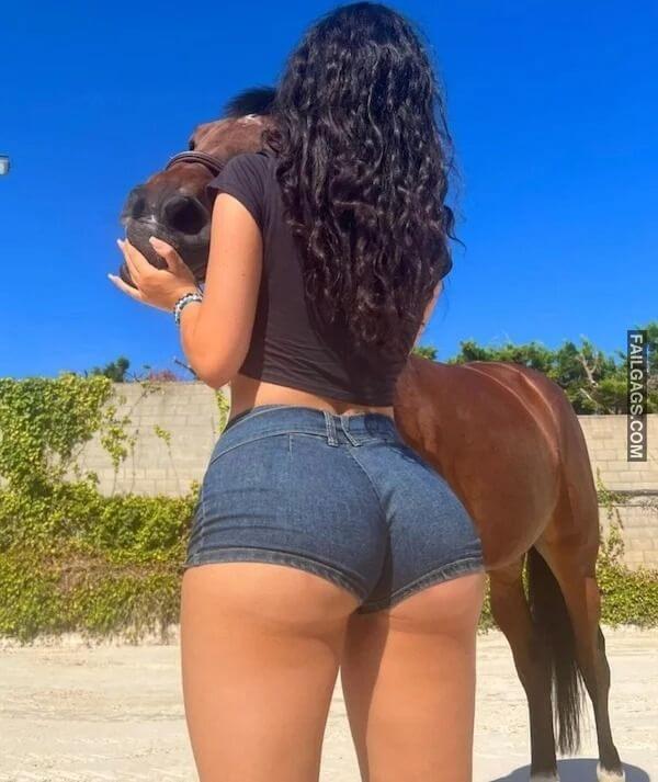 Hot Teen Girls in Shorts 4