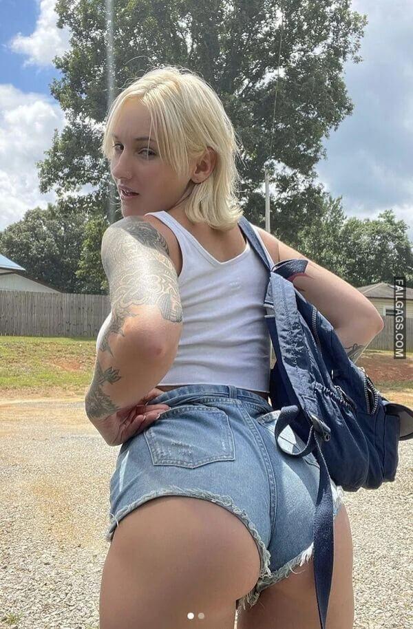 Hot Big Ass Teen Girls in Shorts 11