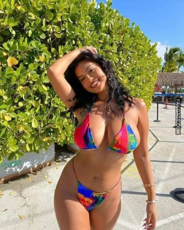 Sexy Bikini Girls Huge Boobs 10