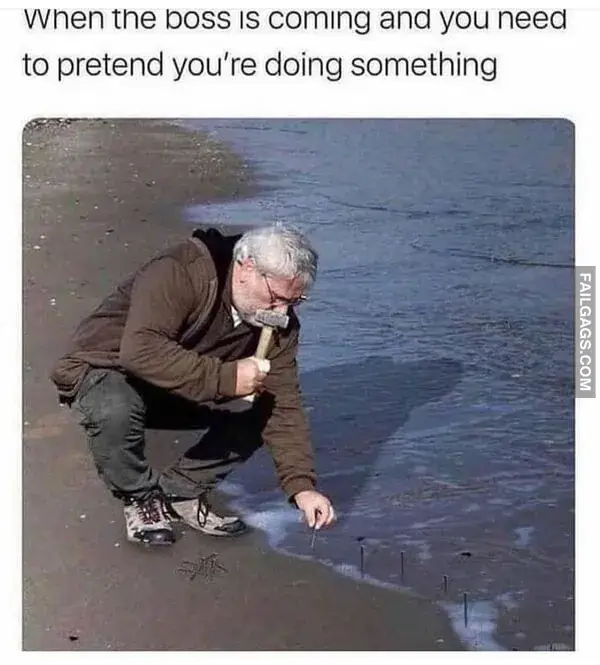 12 Funny and Relatable Work Memes to Make You Laugh (4)