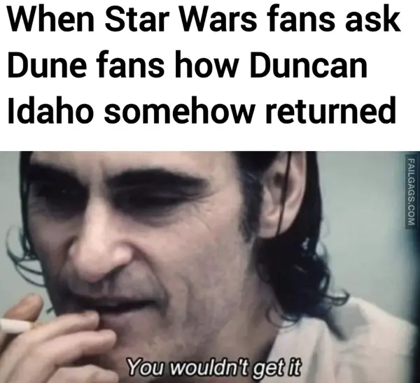 12 Funny Dune Vs Star Wars Memes (5)